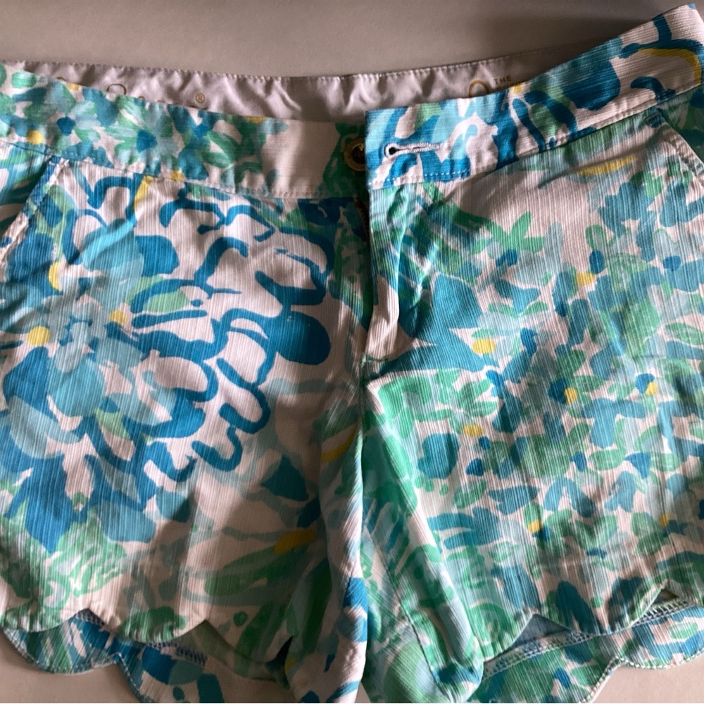 Lilly Pulitzer Buttercup Shorts blue green Chino Casual Scallop Floral Size 0